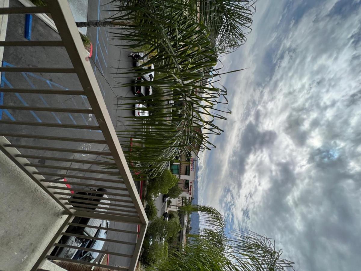 Holiday Inn Express Hotel & Suites Lake Elsinore By Ihg Luaran gambar