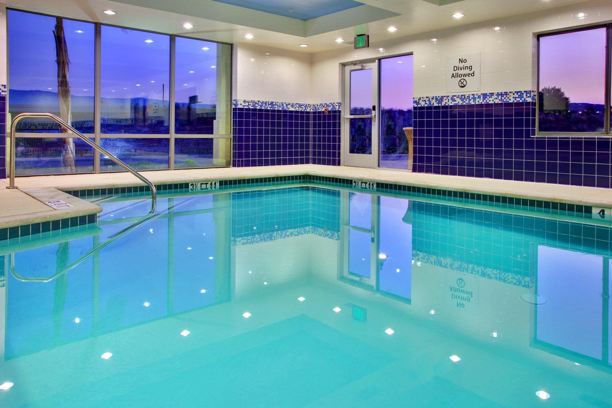 Holiday Inn Express Hotel & Suites Lake Elsinore By Ihg Luaran gambar