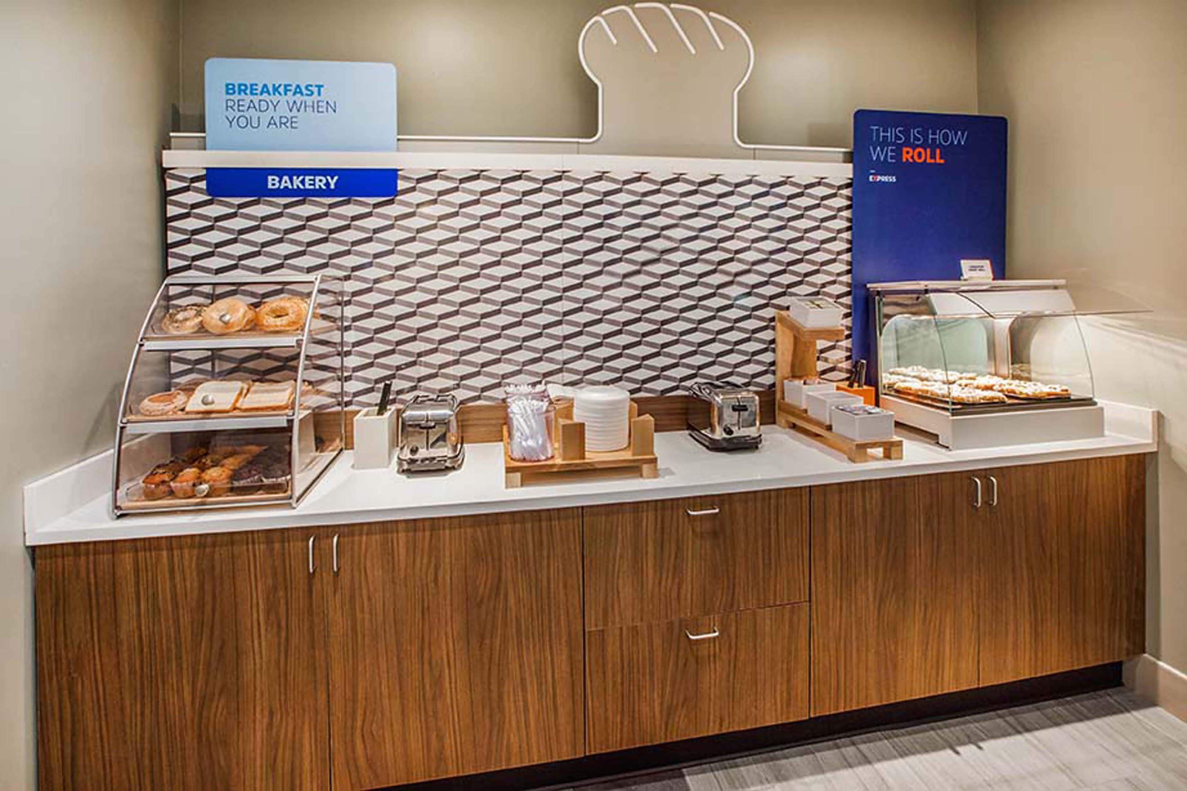 Holiday Inn Express Hotel & Suites Lake Elsinore By Ihg Luaran gambar