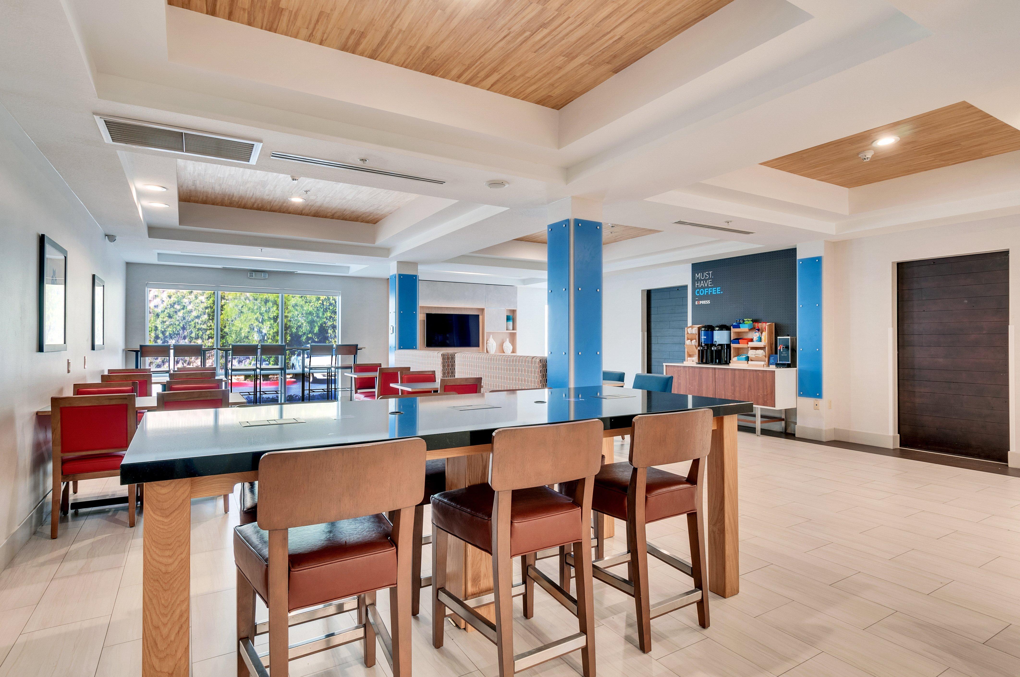 Holiday Inn Express Hotel & Suites Lake Elsinore By Ihg Luaran gambar