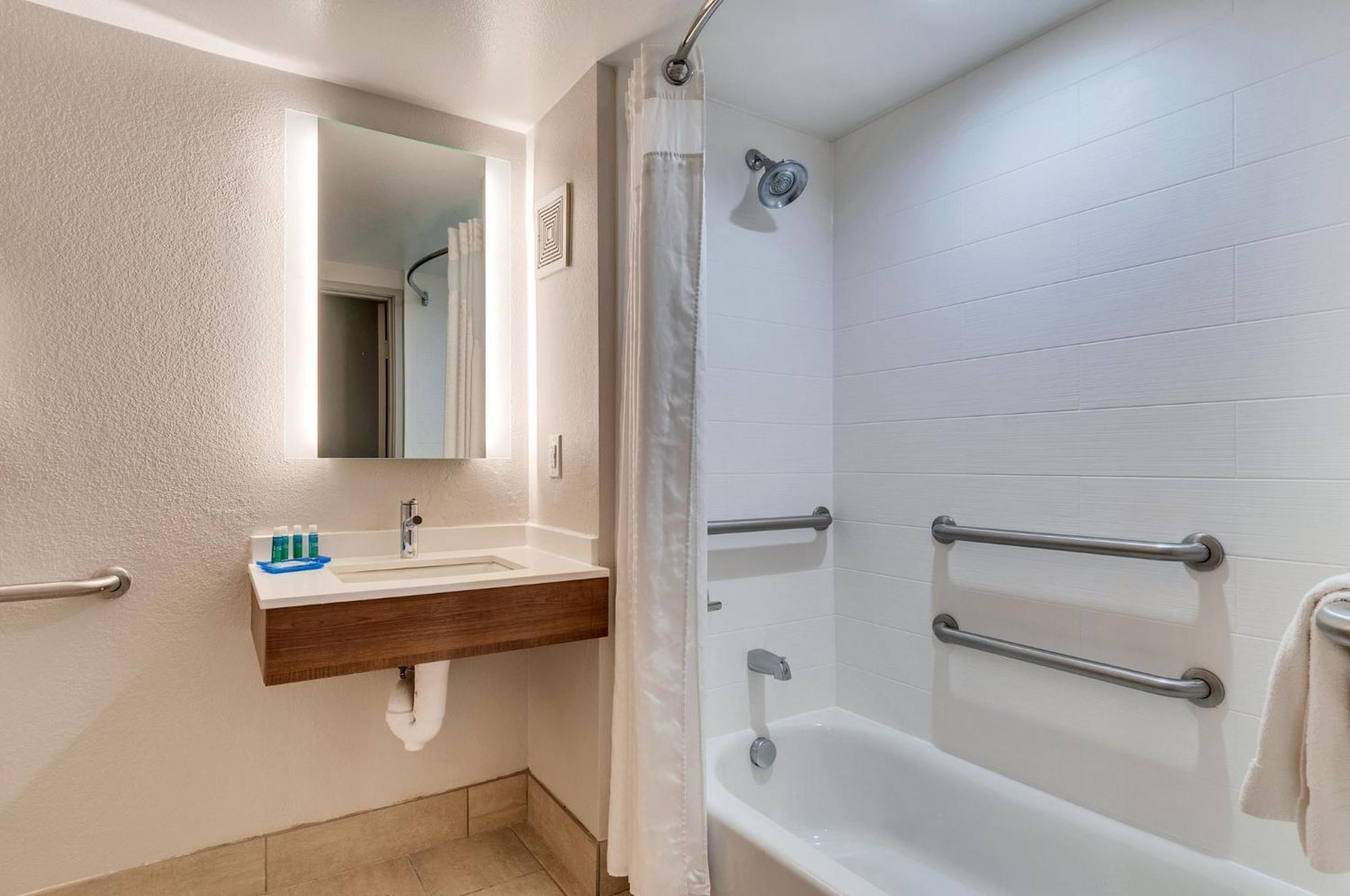 Holiday Inn Express Hotel & Suites Lake Elsinore By Ihg Luaran gambar